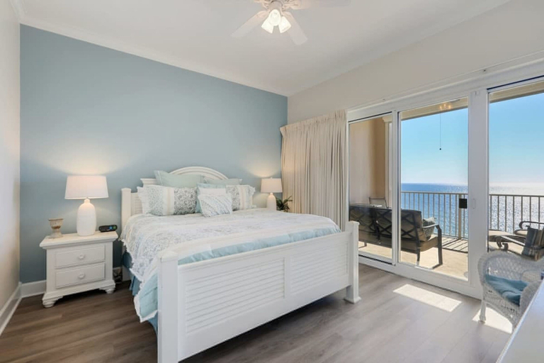 Room 2, Regency Isle 1104 3 3 2 Covered Parking Spots, Escambia