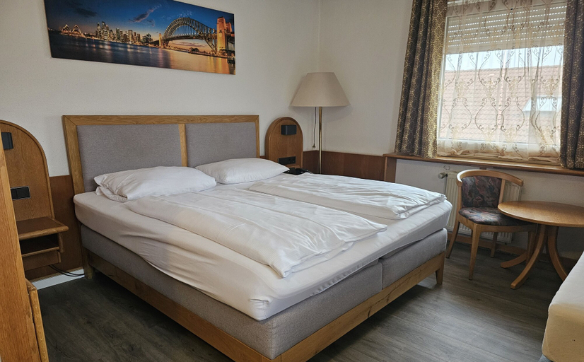 Bedroom 2, Hotel Shawi, Darmstadt-Dieburg