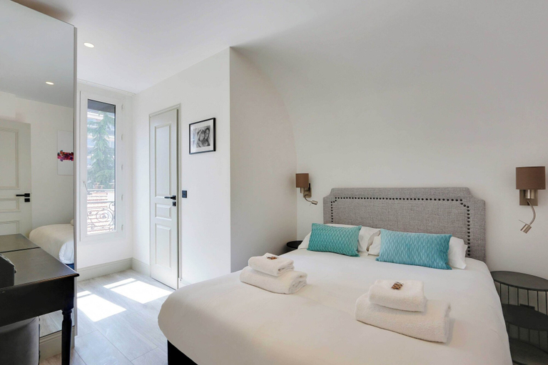 Bedroom 4, Chic Apartment - 2br/6p - Roquette, Paris