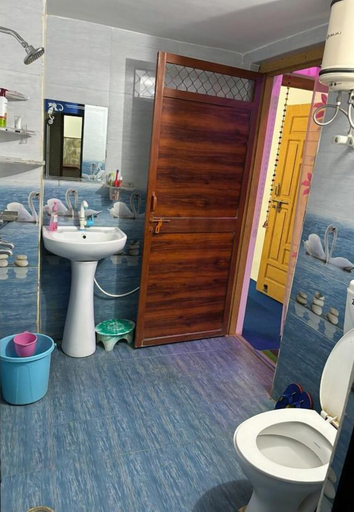 Bathroom, Atithi home stay and Cloud Kitchen, Faizabad