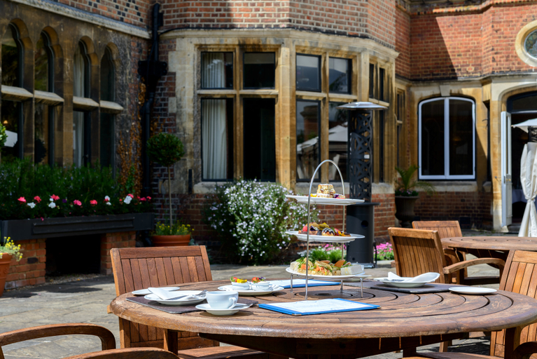 Food & Drinks 5, Warren House Hotel, London