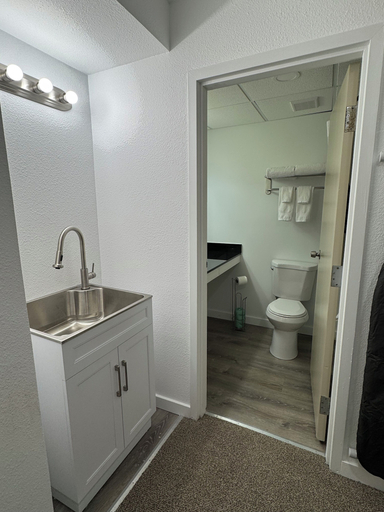 Bathroom 3, Heritage Hotel Quincy, Adams