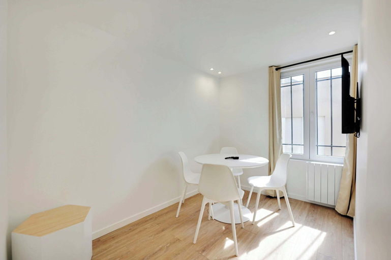 Dining 2, Cosy, Fully-equipped apt - 1bd/2p - Near Paris, Seine-Saint-Denis