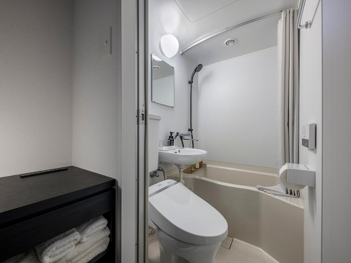 Bathroom 14