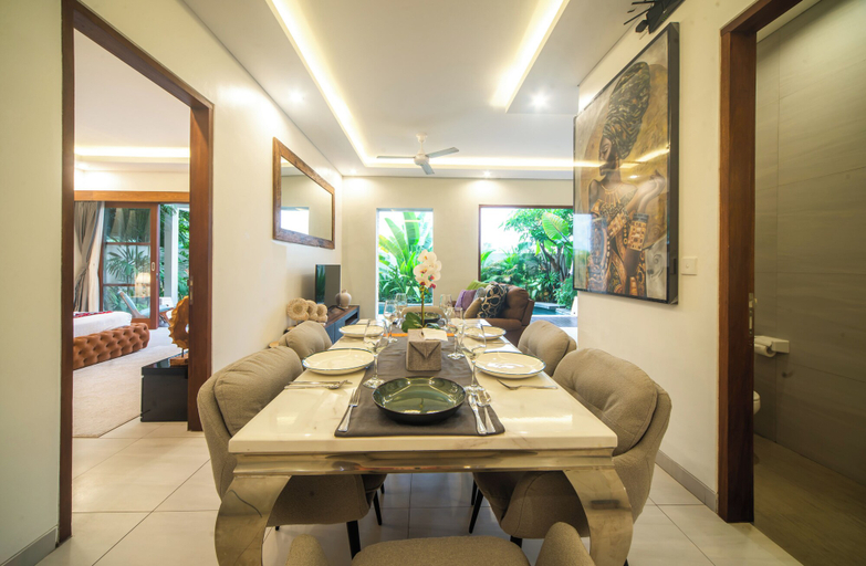 Dining Room 16