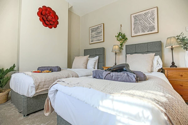 Room 3, Host Stay Newington Road, Northamptonshire