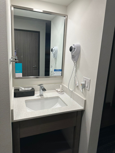 Bathroom 4, Clarion Pointe Milwaukee, Milwaukee