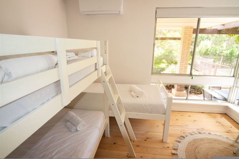 Room 4, Sandy Pool Shack - Pet Friendly, Adelaide