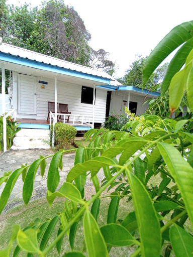 Exterior 4