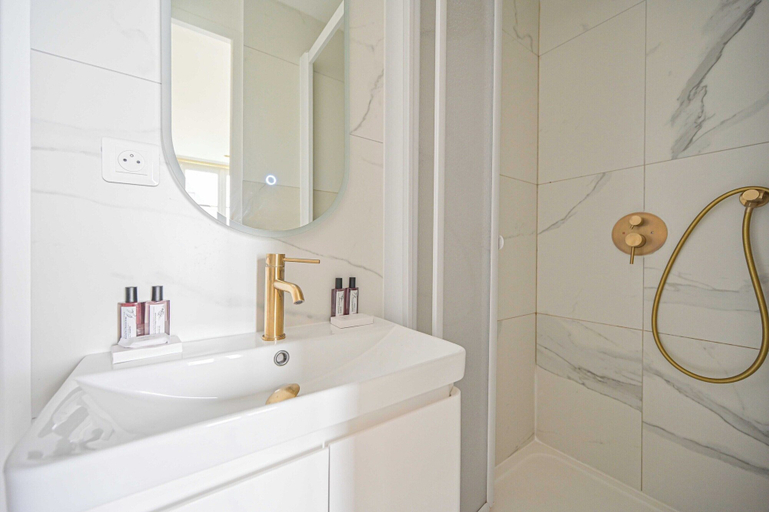 Bathroom 2, Cosy Nest - 2P - The 16th Arrondissement, Paris