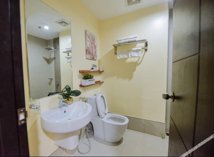 Bathroom 5, Davao Central Suites, Davao City