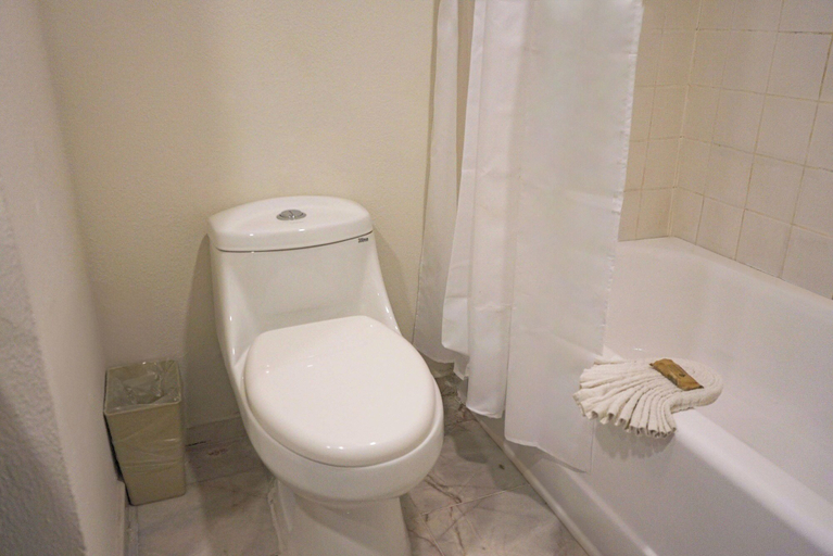 Bathroom 3, Sunset Palace Beach Hotel - All Inclusive, Mazatlán