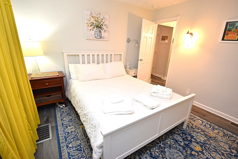 Bedroom 3, Extra Entertainment Space Just 7 Blocks to ND Campus 54211, Saint Joseph