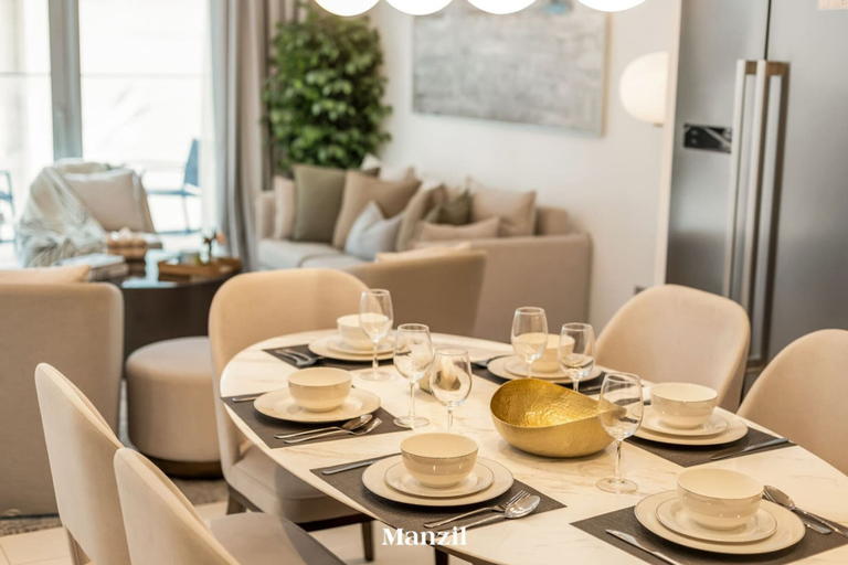 Room 3, Modern 2BR w Direct Beach Access Emaar Beachfront, Dubai