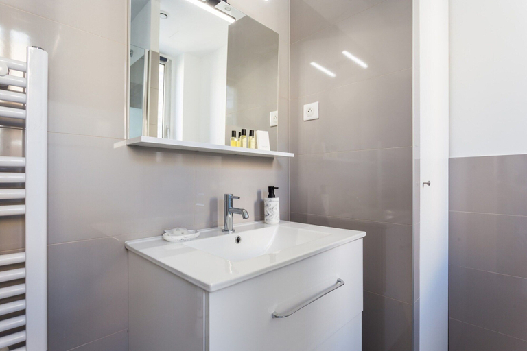 Bathroom 3, Cosy Apartment - 1br/2p - Faubourg-du-roule, Paris