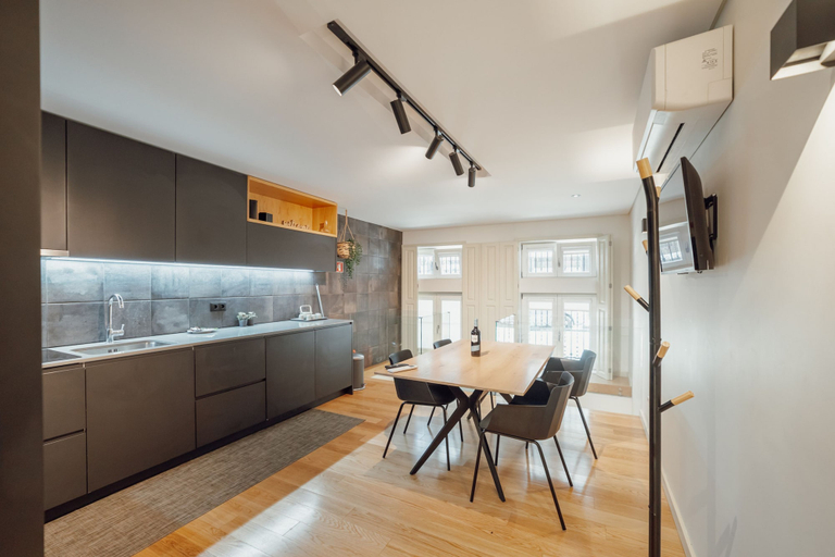 Room 2, 24 Agosto Amazing Triplex by Vacationy, Porto