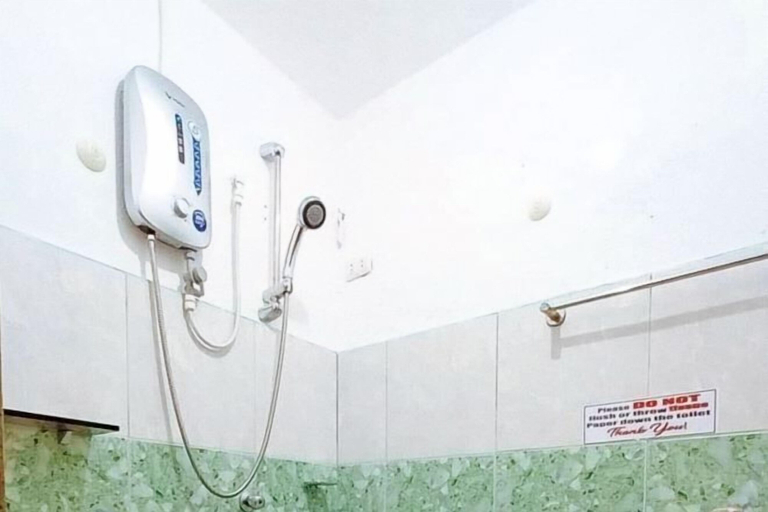 Bathroom 5, RedDoorz @ RHR Tourist Inn Canlaon, Canlaon City