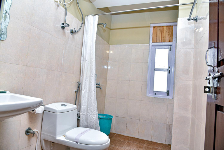 Bathroom 3, Rufina Lachung Deezong, North Sikkim