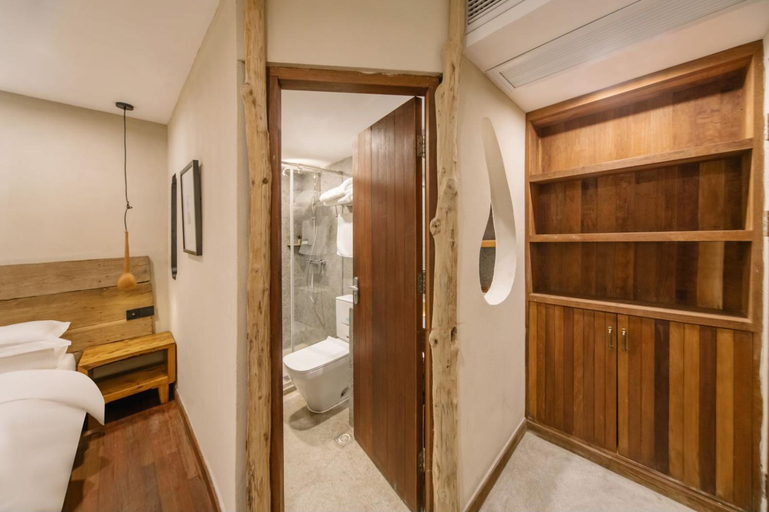 Bathroom 4