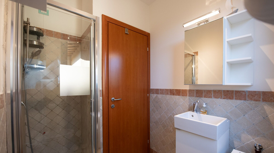Bathroom 3, Villaggio Tavaredo - App. 02, Brescia