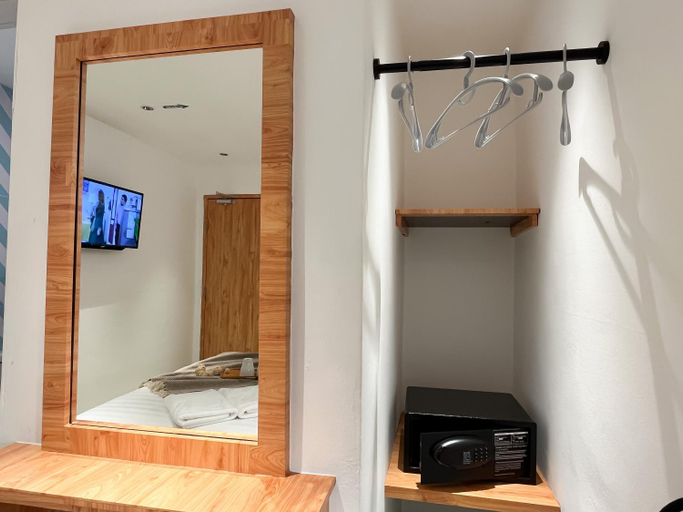 Bathroom 19