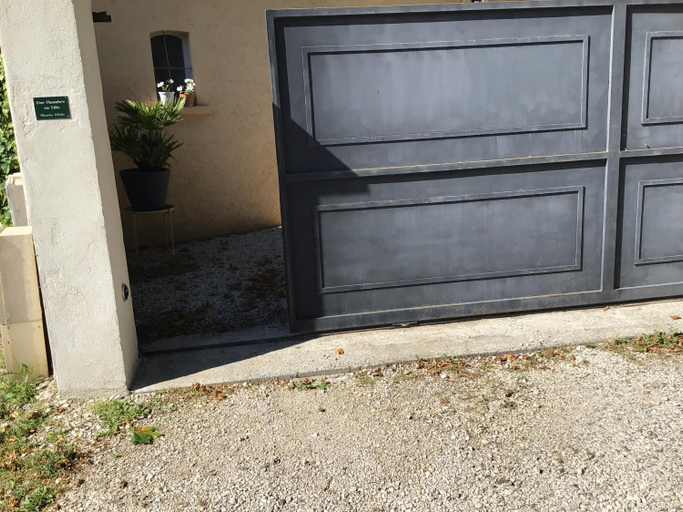 Others 5, UNE CHAMBRE EN VILLE, Vaucluse
