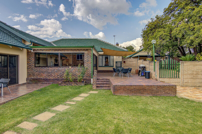 Exterior & Views 2, Edenvale Guesthouse, Ekurhuleni
