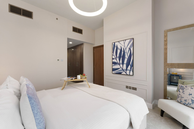 Room 4, Modern Living w Premium Amenities Close to Marina, Dubai