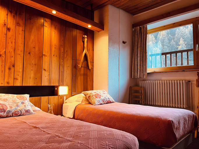 Bedroom 3, Hôtel les Lorès, Savoie