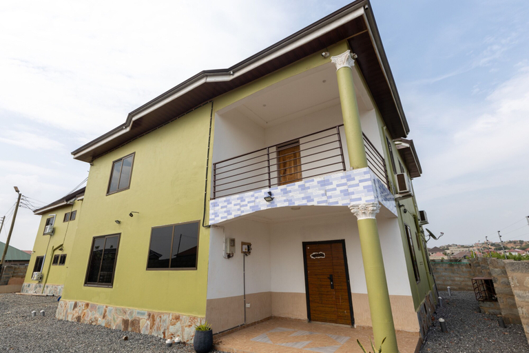 Exterior, 5 Bedroom House Sleeps 12 -Balcony -Hired security, Dangbe East