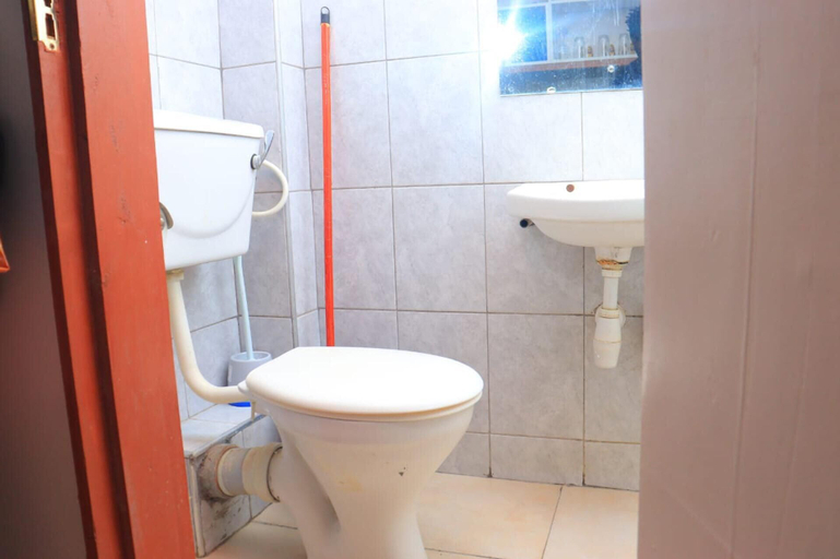 Bathroom 5, Impeccable 1-bed Apartment in Nairobi, Embakasi East