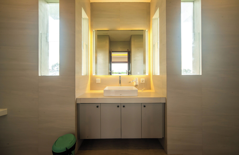 Bathroom 4