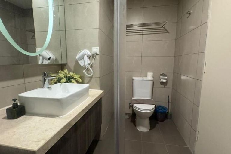 Bathroom 16
