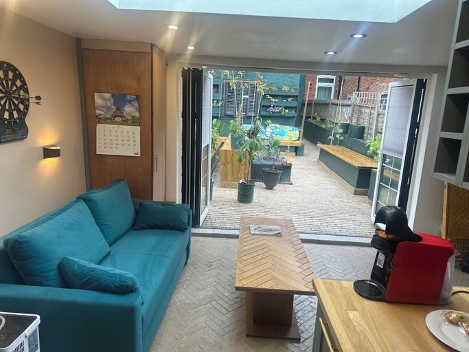 Others 3, Inviting 1-bed Studio in London, London