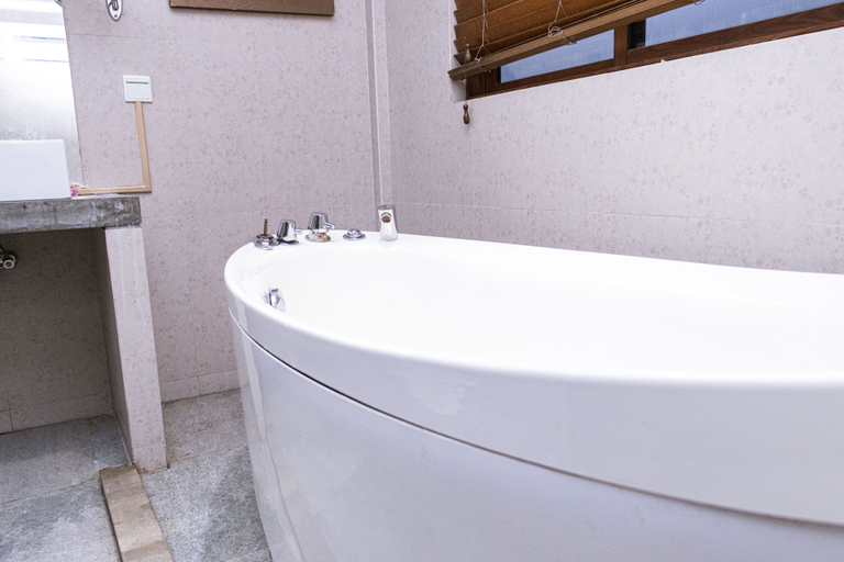 Bathroom 5, Aquzz Hotel & Spa Maafushi Maldives, Kaafu Atoll
