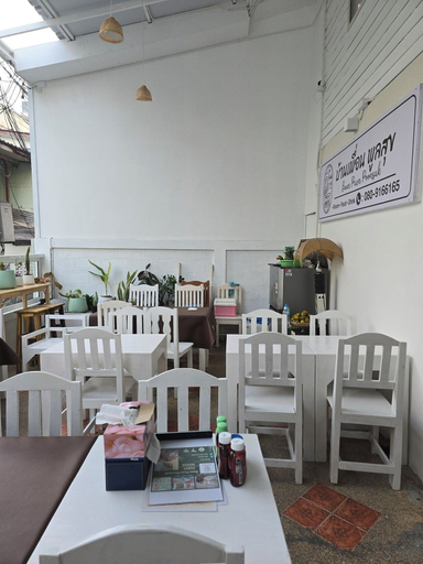 Food & Drinks