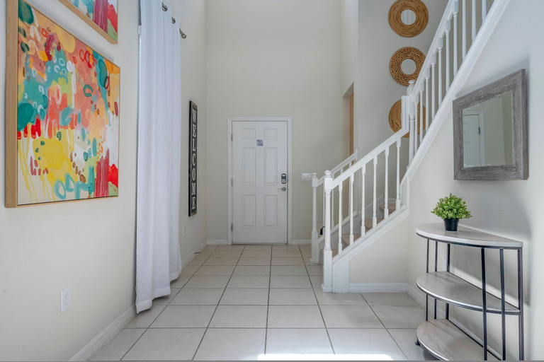 Room 3, Windsor Island 5BR Waterpark Free, Polk