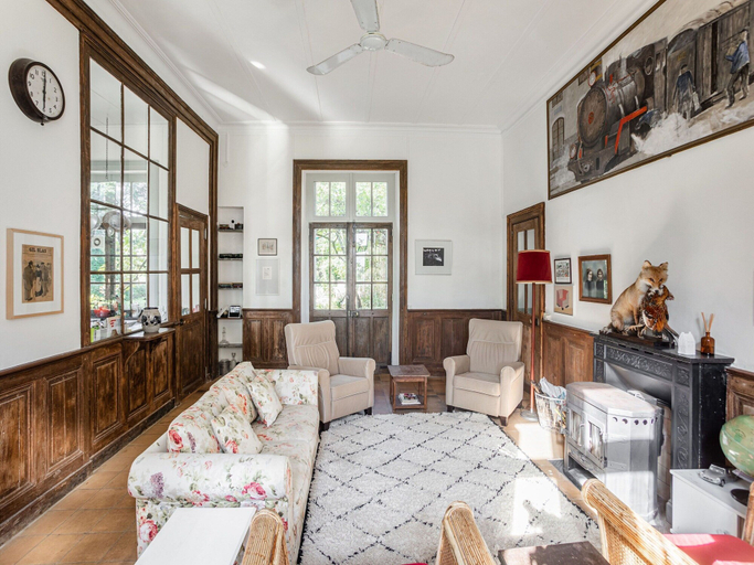 Living room 2, Former Train Station With Private Heated Swimming Pool & Fantastic Garden, Vienne