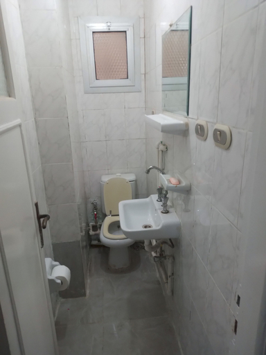 Room 2, 2 Bedroom Apartment With Balcony, Az-Zohur