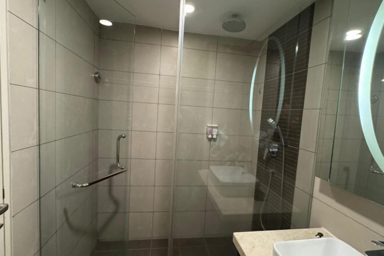 Bathroom 18