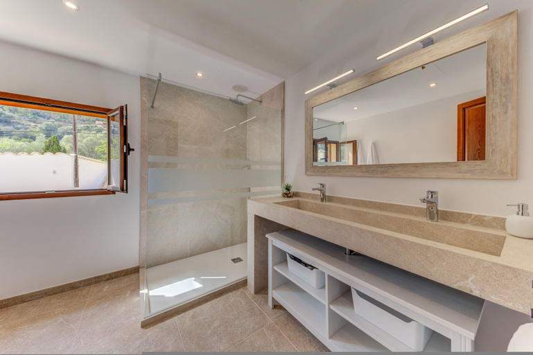 Bathroom 4, La Font Canaves in Pollen a, Baleares
