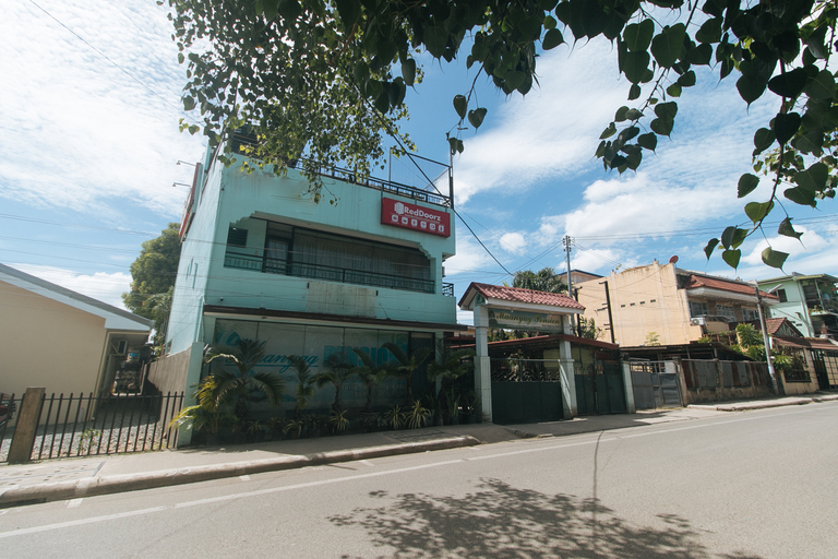 RedDoorz @ Maanyag Pension House Mandaue, Mandaue City