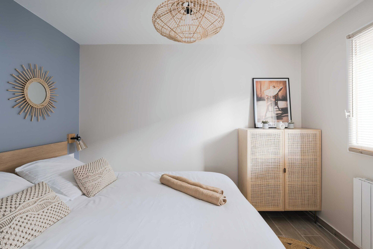 Room 2, Luxurious Apartment With Parking Place Morny, Calvados