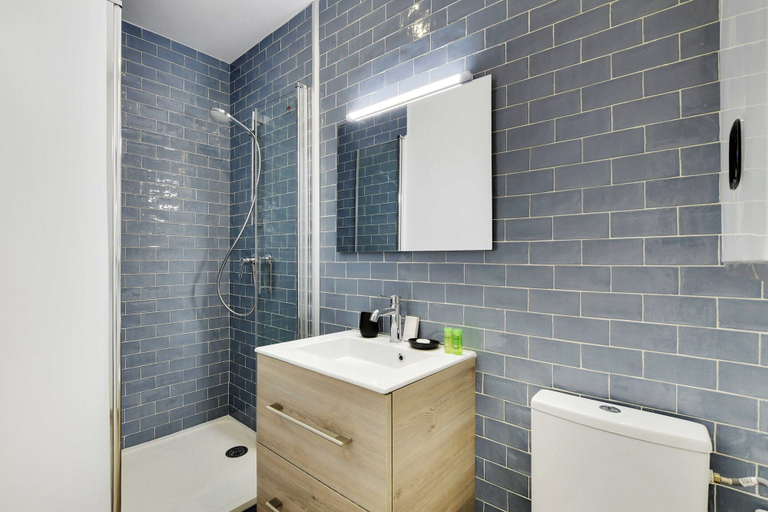 Bathroom, Charming 1-Bedroom Apartment in Vibrant , Paris