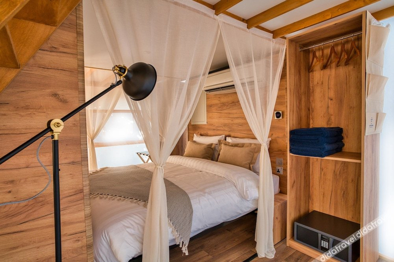 Bedroom 3, Bab Al Nojoum Hudayriyat Camp