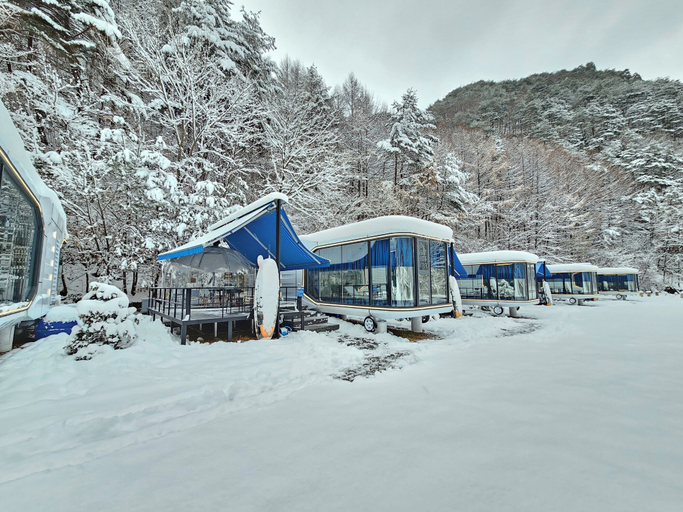 Exterior & Views 2, Galaxy x Hotel type Caravan Glamping&Pension, Pyeongchang