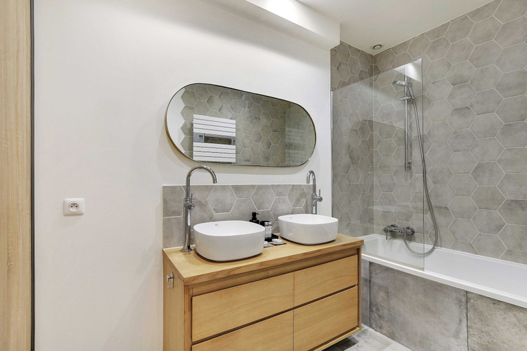 Others 5, Elegant Modern Apartment in the Heart of Le Marais, Paris
