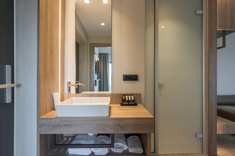 Bathroom 4, Mare Village Hotel, Crete