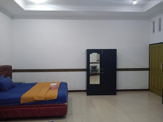 Bedroom 13