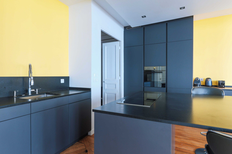 Private kitchen 4, Very Spacious Apartment - 5br/10p - Champs-elysees, Paris